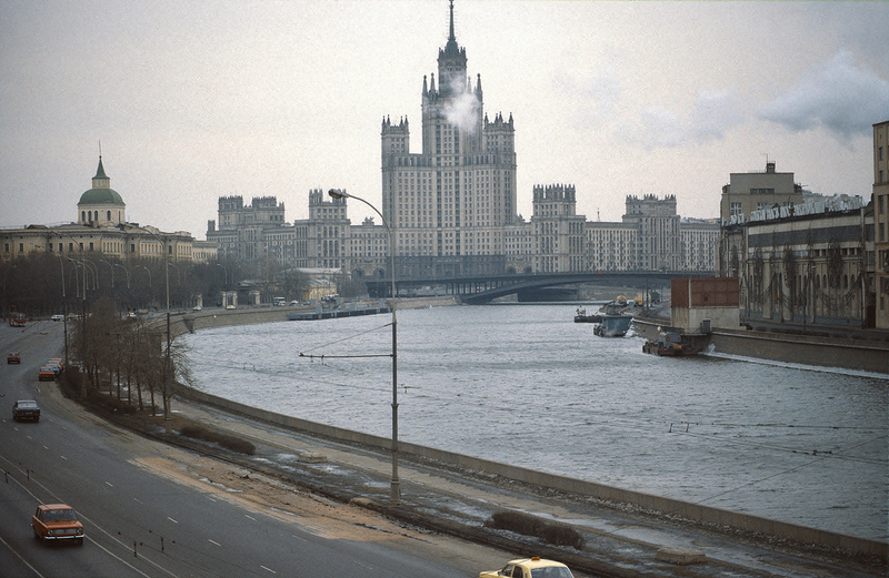 Illustration for article titled Did the Russians love the '80s too? Some revealing photos